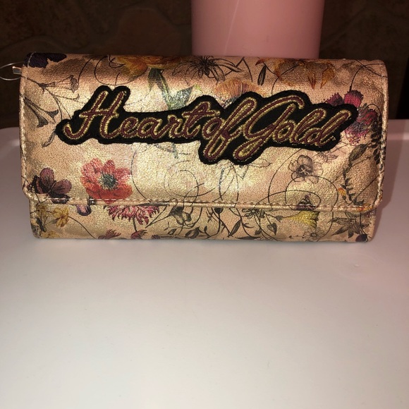 NWOT Free People ‘Heart of Gold’ floral wallet. - Picture 3 of 6